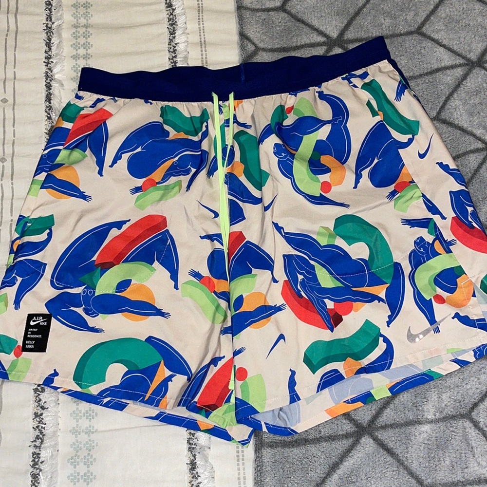 Nike air mens hybrid shorts, size XL